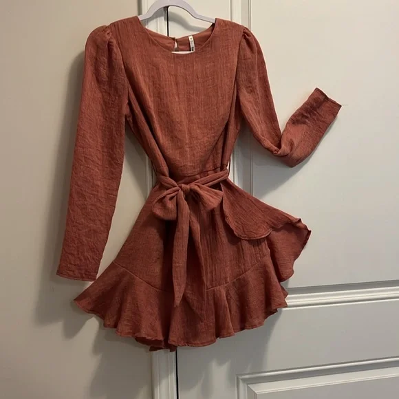 Open back cocktail dress - Picture 2 of 7